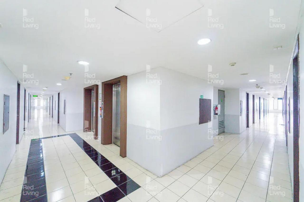 Redliving Apartemen Serpong Green View - Celebrity Room Tower B تانجيرانغْ المظهر الخارجي الصورة